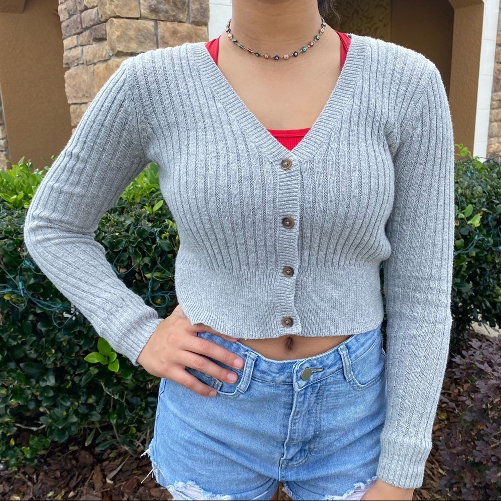 Prince and Fox Womens Cropped Fitted Ribbed Gray Button Sweater Size S EUC